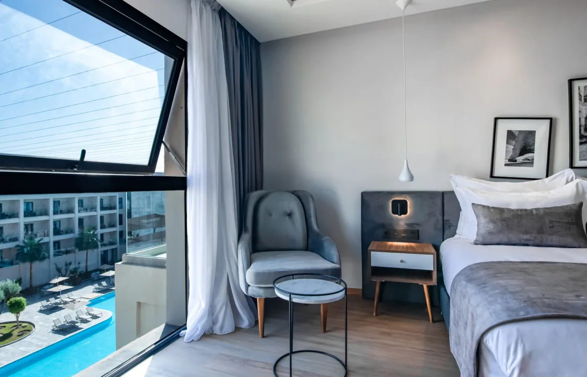 Double or Single Room – Pool View